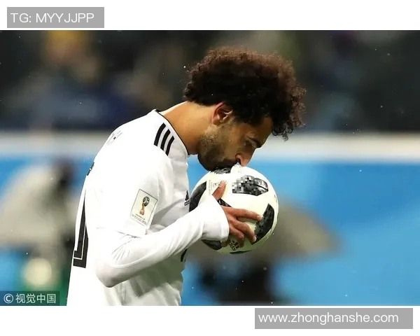 足球明星陷入迷恋的奇妙瞬间视频揭秘