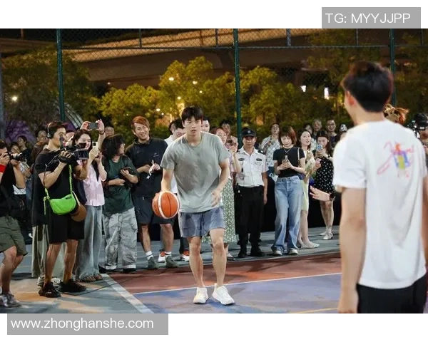 多年未曾踏上篮球场的明星们重返赛场的故事与感悟